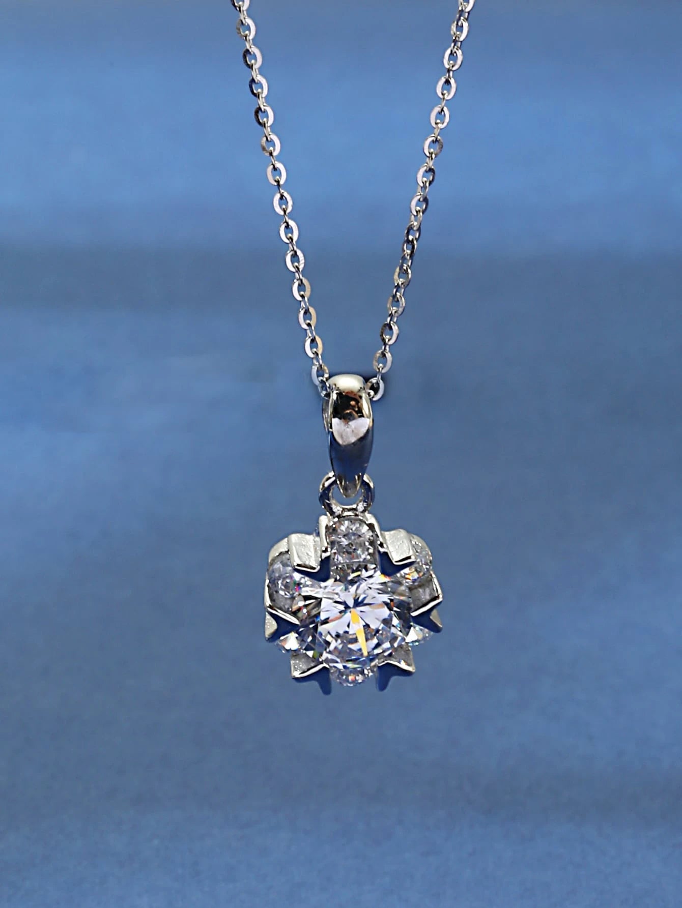 Snowlight Necklac