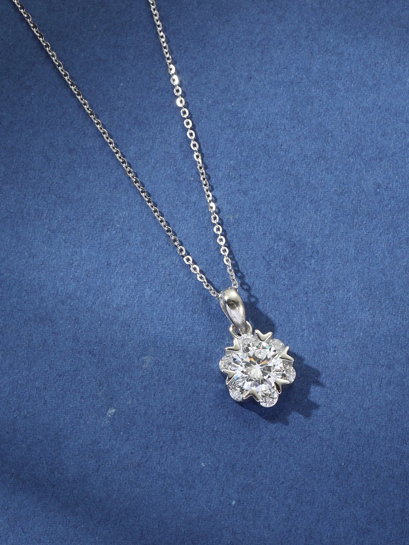 Snowlight Necklac