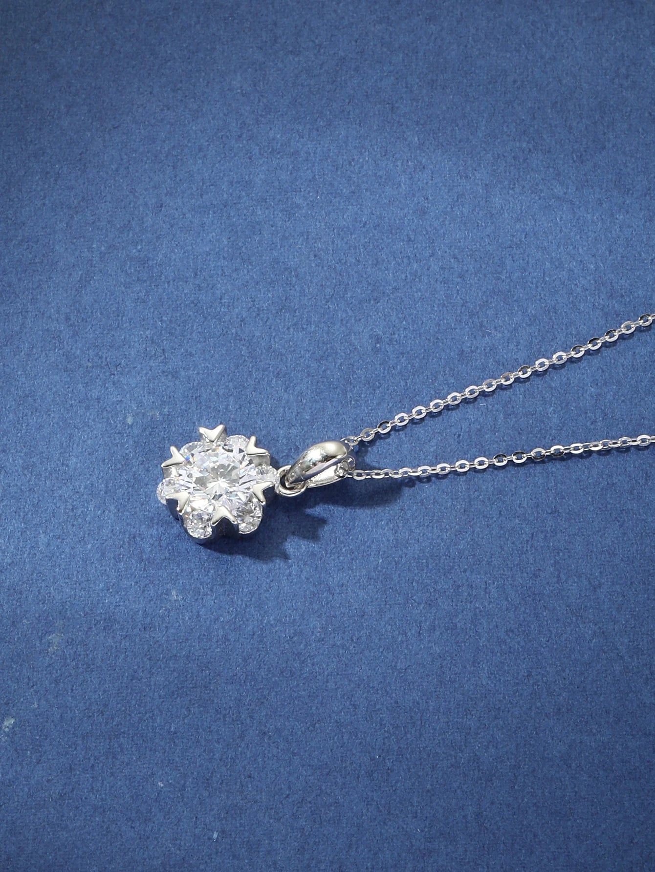 Snowlight Necklac